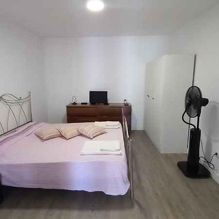 Alvito Guest House - Comfortable Room With Private Bathroom Lisbon Exterior photo