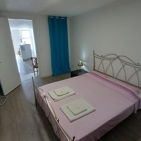 Alvito Guest House - Comfortable Room With Private Bathroom Lisbon Exterior photo